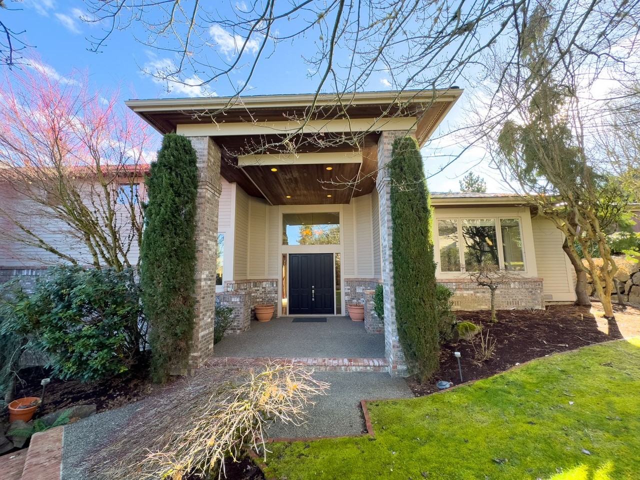 15831 Se 45th St - Photo 2 of 40