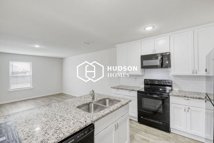 2033 Clay St - Photo 6 of 14