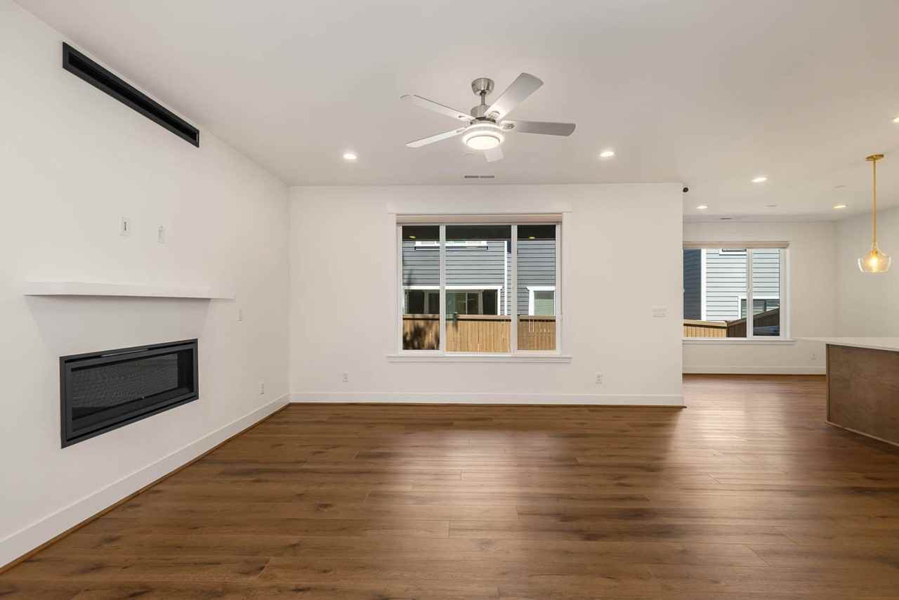 1781 246th Ct Ne - Photo 3 of 28