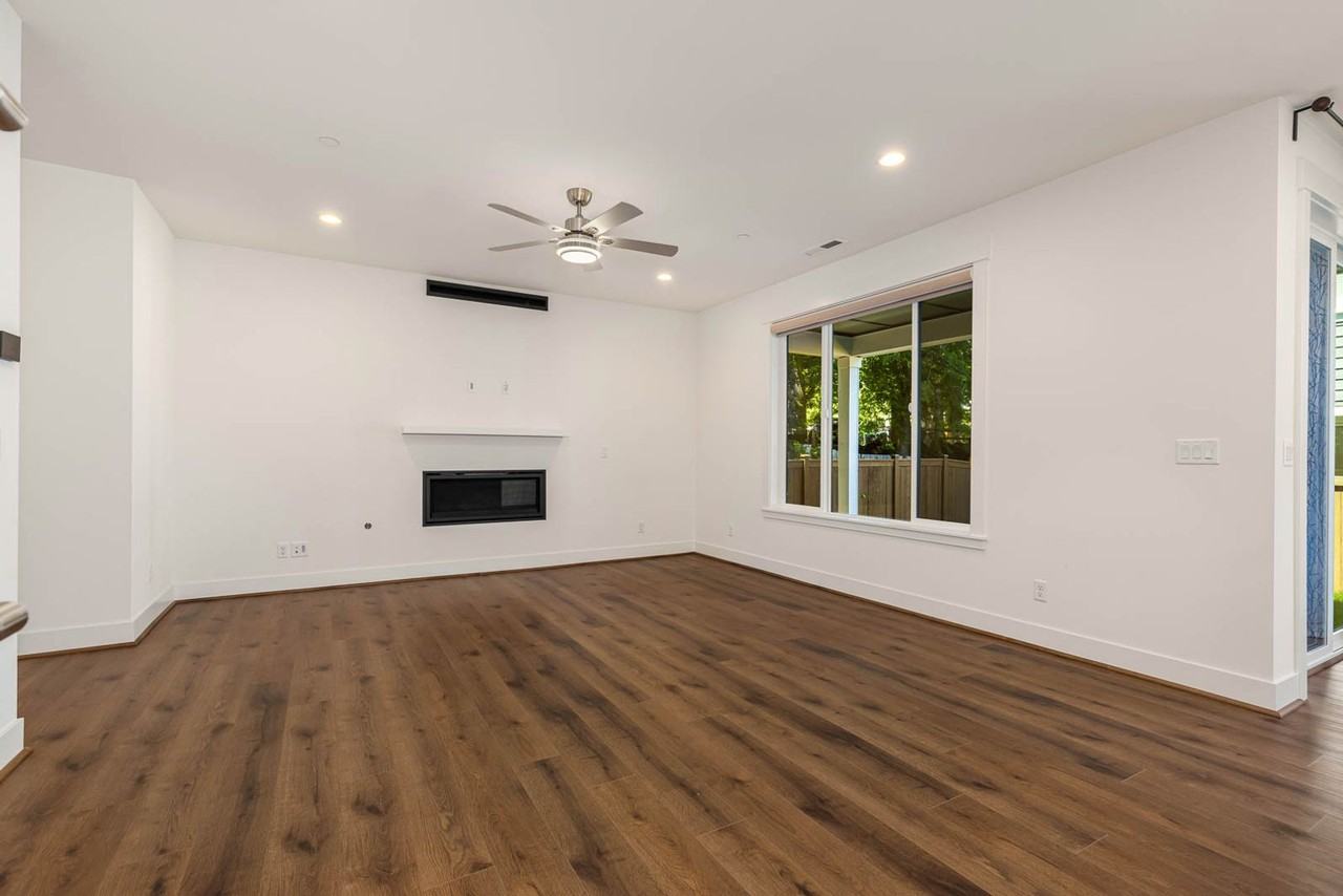 1781 246th Ct Ne - Photo 4 of 28