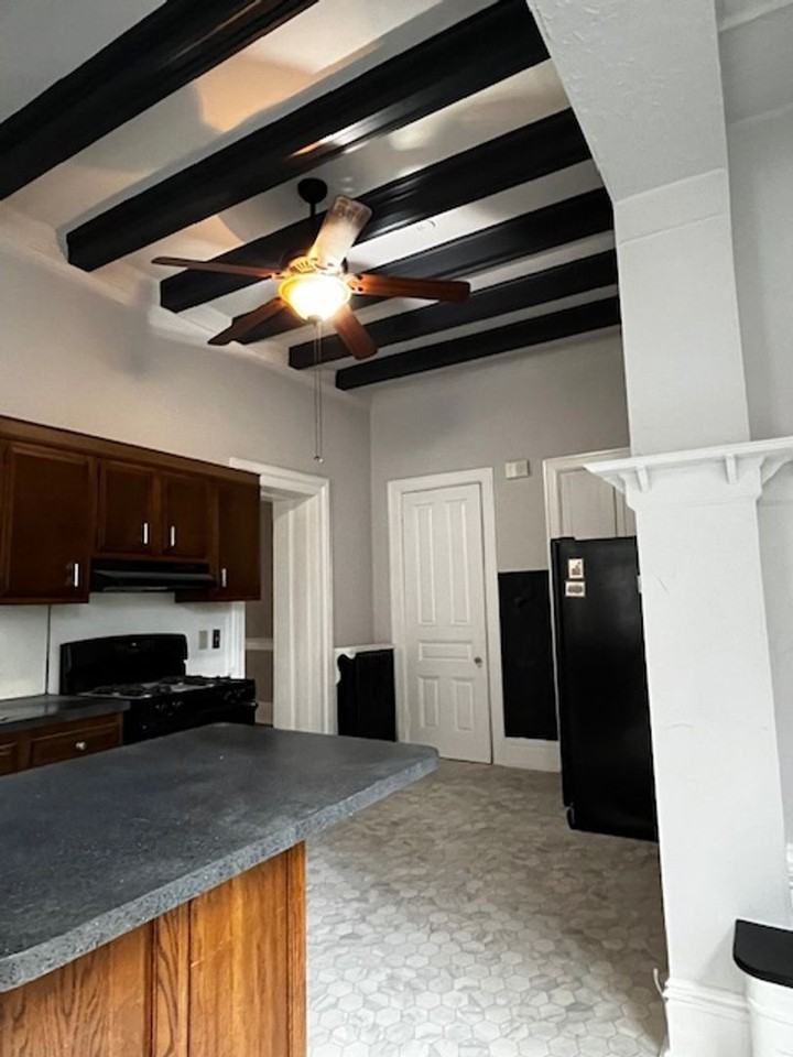 327 E Market St - Photo 5 of 5