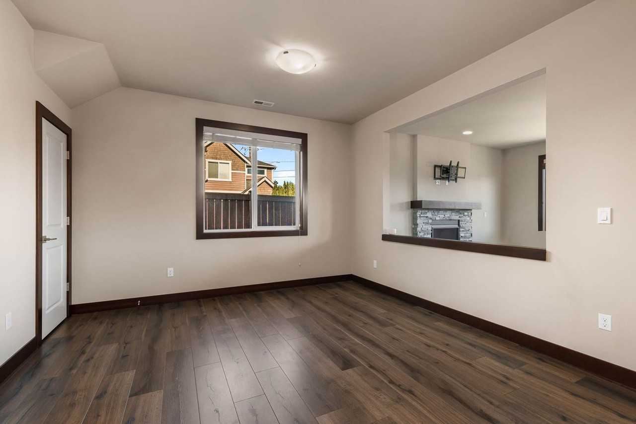 4026 147th Pl Se - Photo 3 of 19