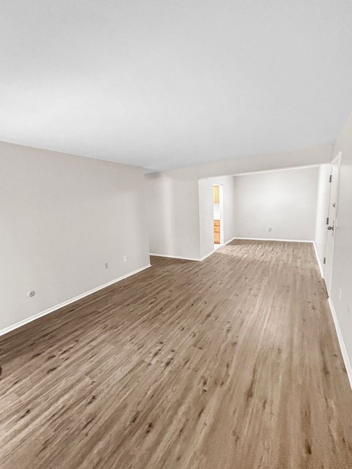 5085 Sanlin Dr - Photo 5 of 26