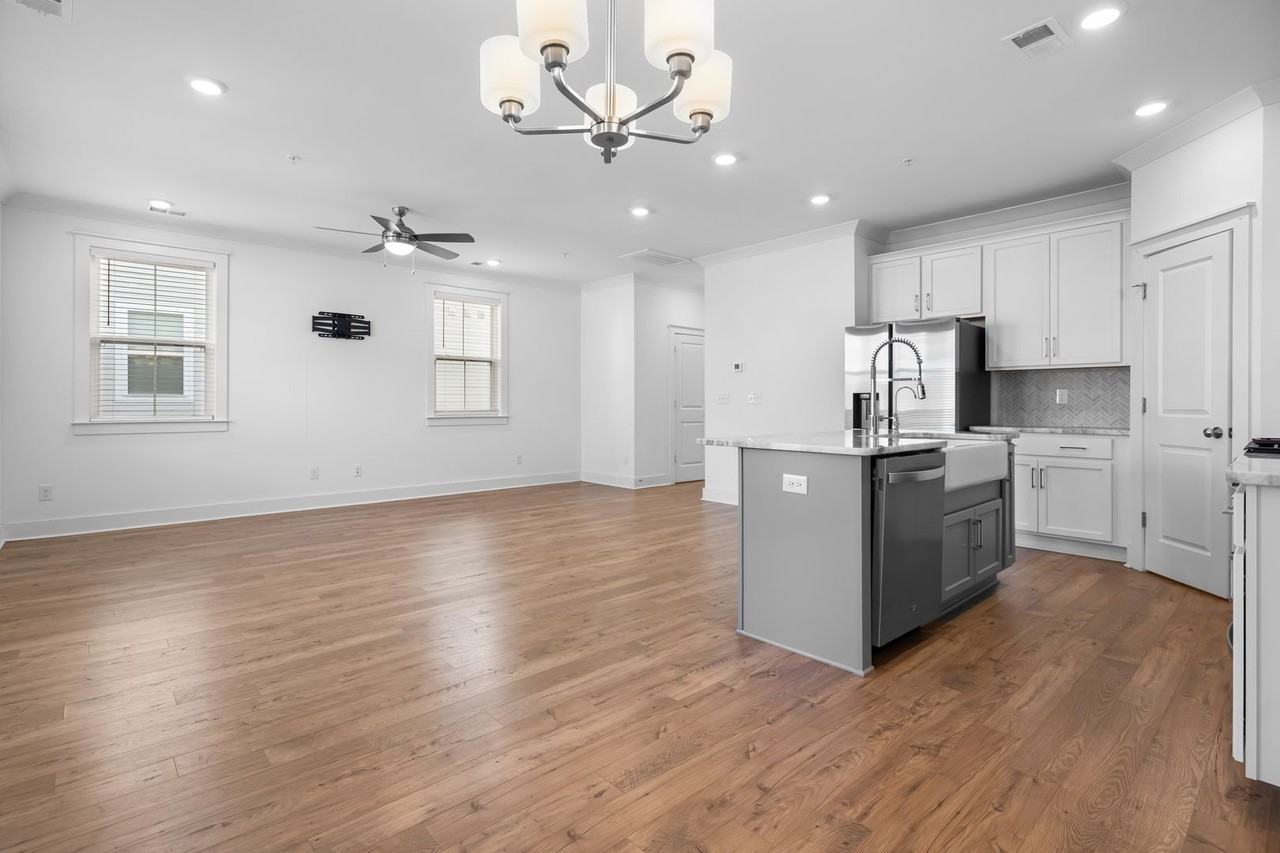 235 Southmen Ln - Photo 4 of 29