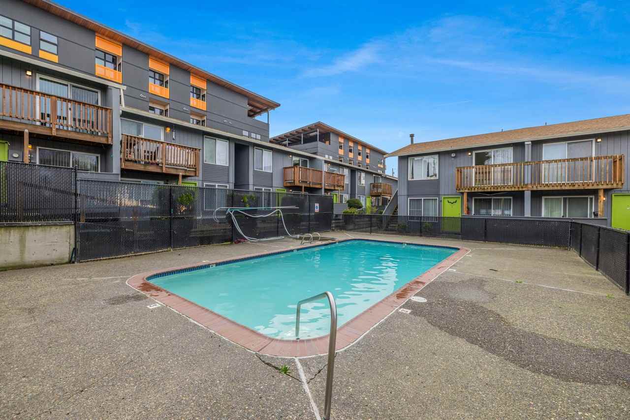 Moreland Place Apartments - Photo 5 of 41
