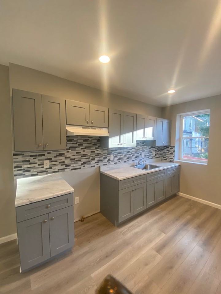 6310 Ogontz Ave - Photo 5 of 32