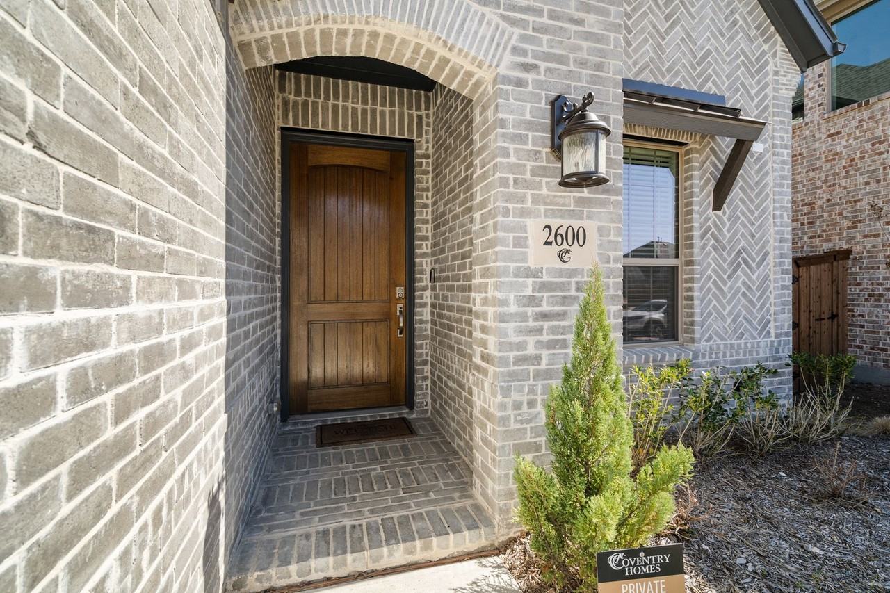 2600 Chester Dr - Photo 4 of 34