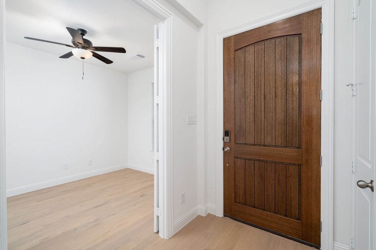 2600 Chester Dr - Photo 5 of 34