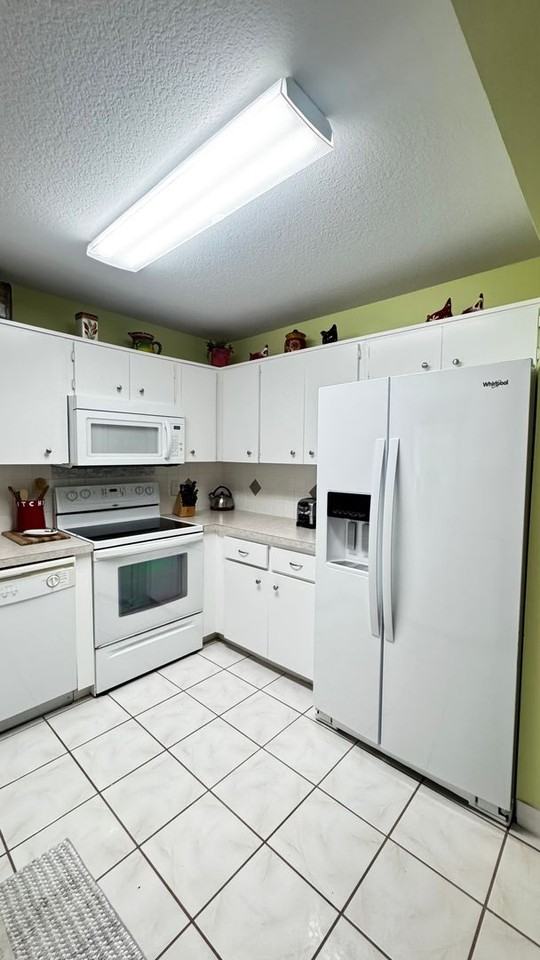 8670 Sw 97th St - Photo 5 of 17