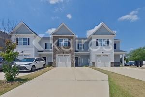 featured image of 3704 Oak Leaf Way #E