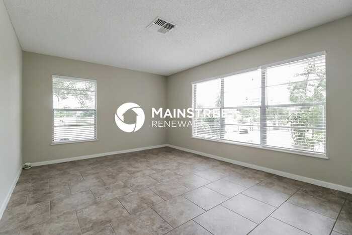 516 Bounty Ave Ne - Photo 3 of 16