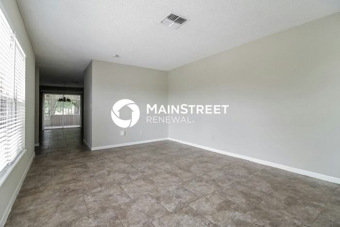 516 Bounty Ave Ne - Photo 4 of 16