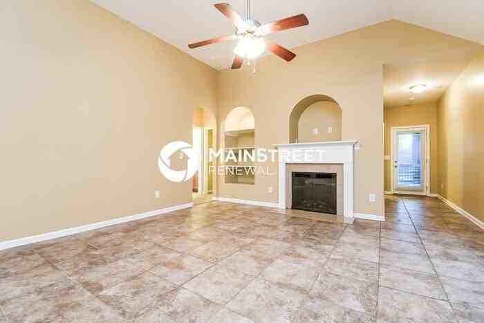 4758 Rosser Loop Dr - Photo 2 of 14