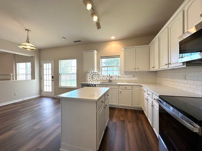 3343 Crutchfield Pl - Photo 5 of 30