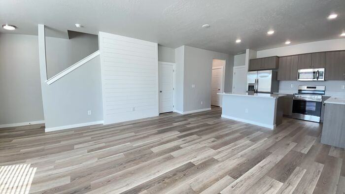 6175 N Tarako Ave - Photo 4 of 17