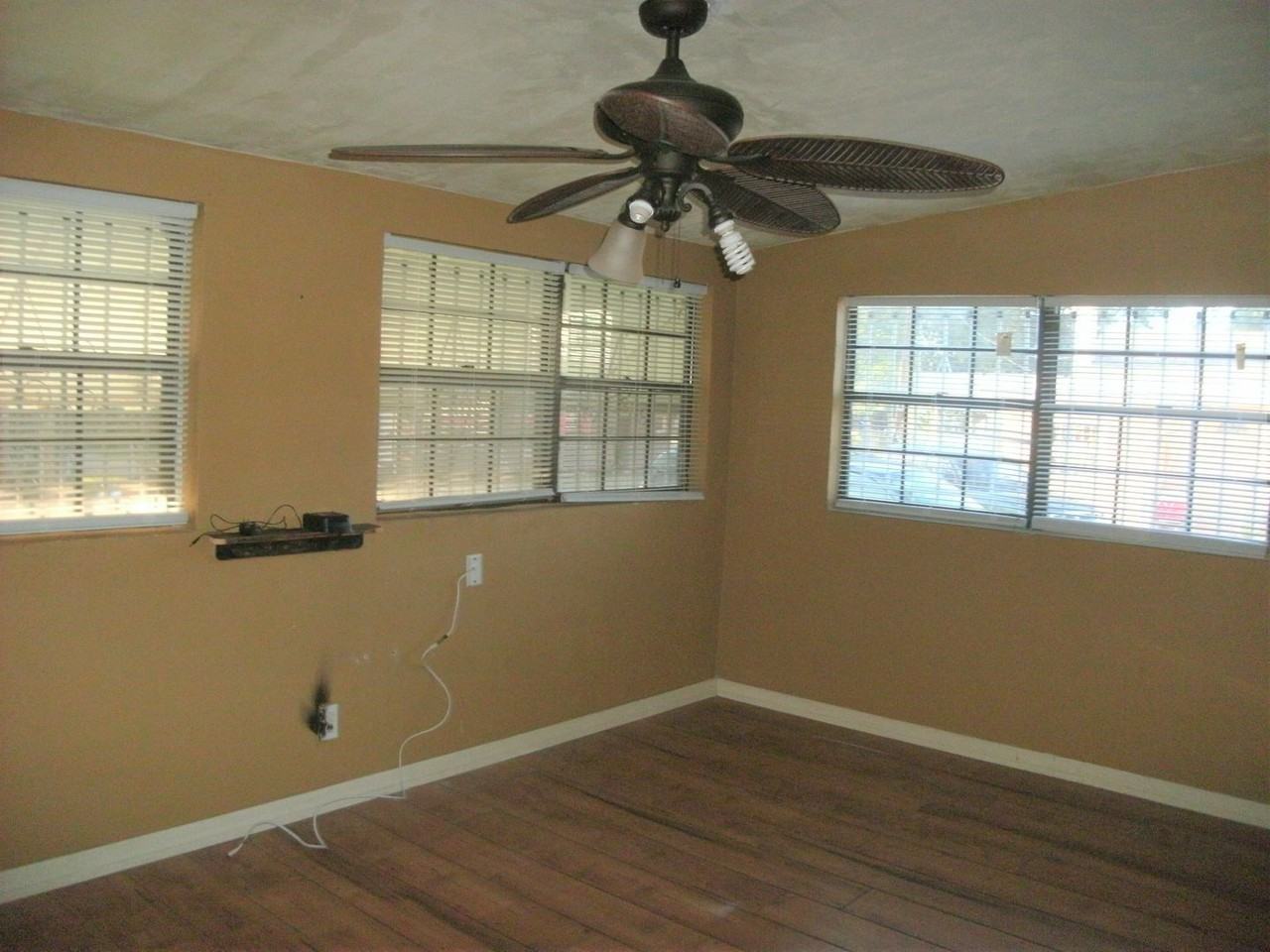 531 Elm St - Photo 3 of 7