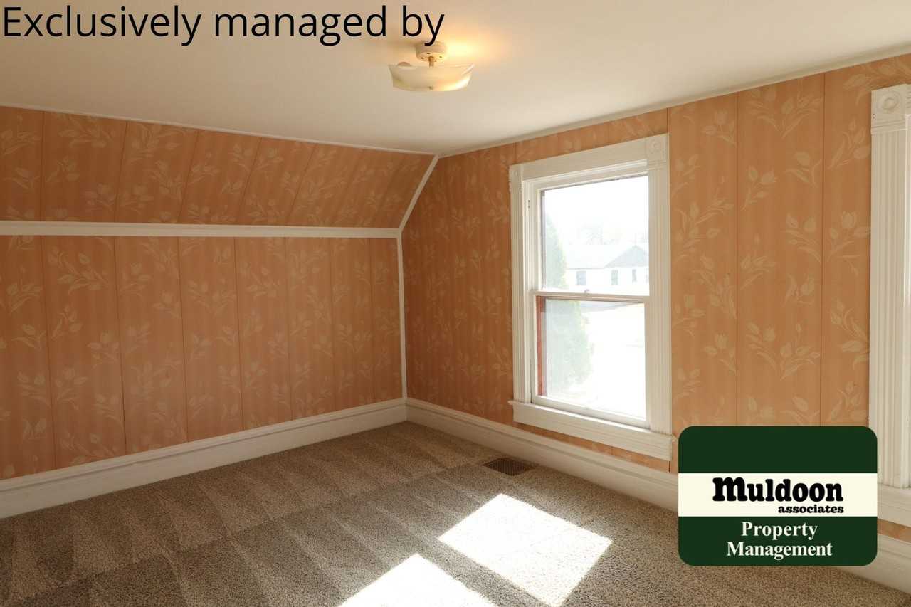 2812 3rd Ave - Photo 2 of 16