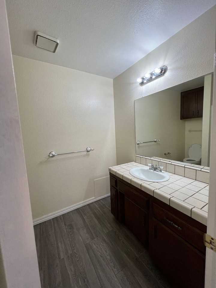 21421 Circle Dr - Photo 4 of 10