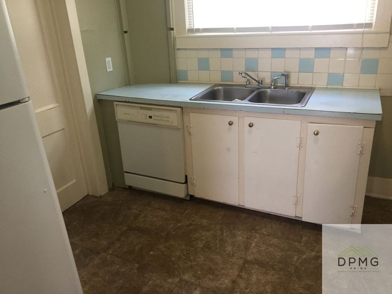 204 Shepard St - Photo 3 of 10