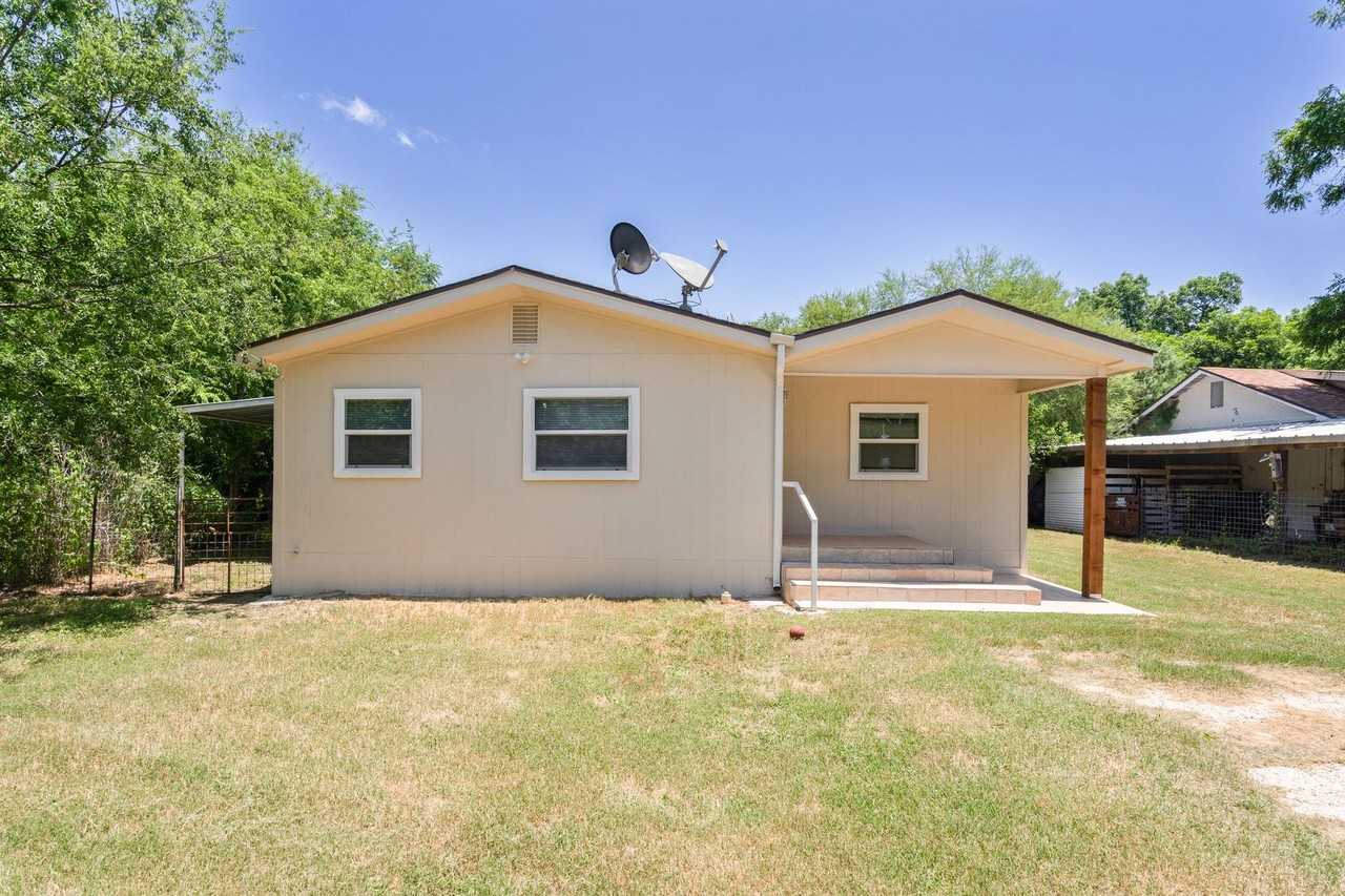 1000 Qualia Dr - Photo 2 of 22