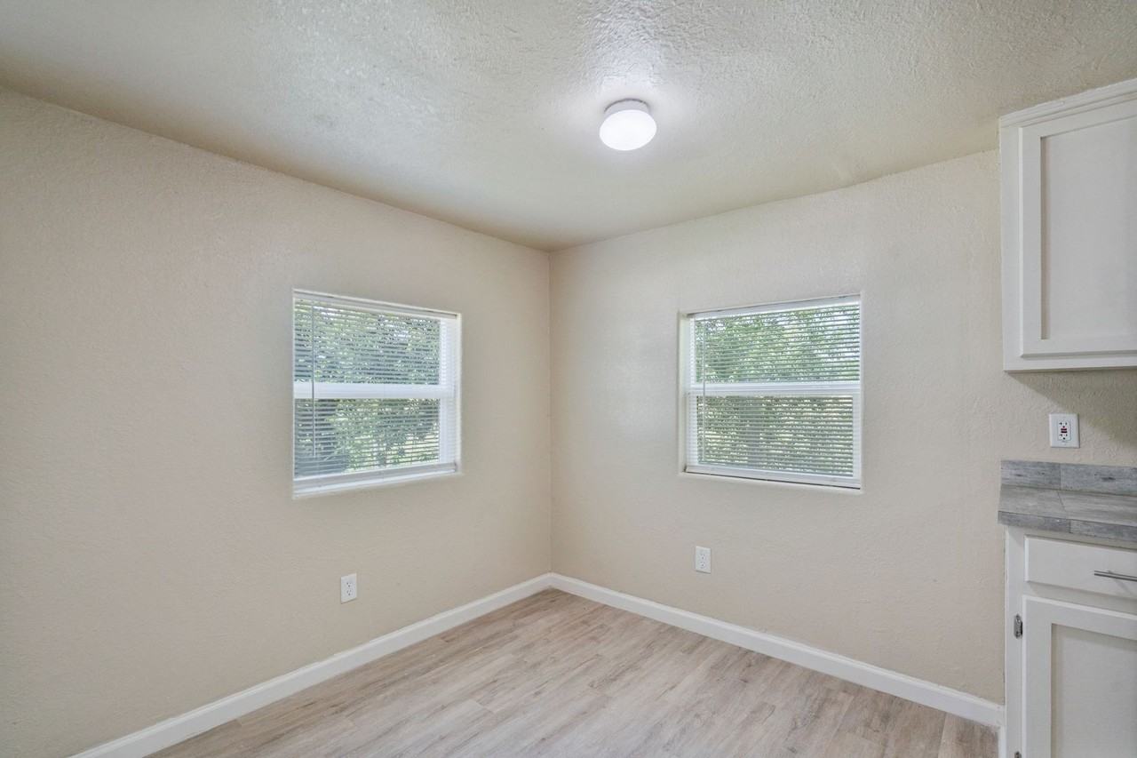 1000 Qualia Dr - Photo 6 of 22