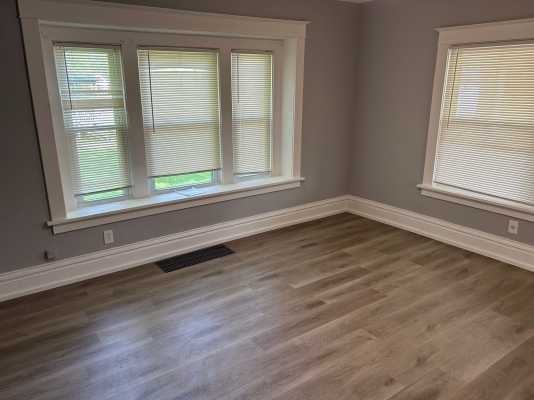 530 W Prouty St - Photo 4 of 8