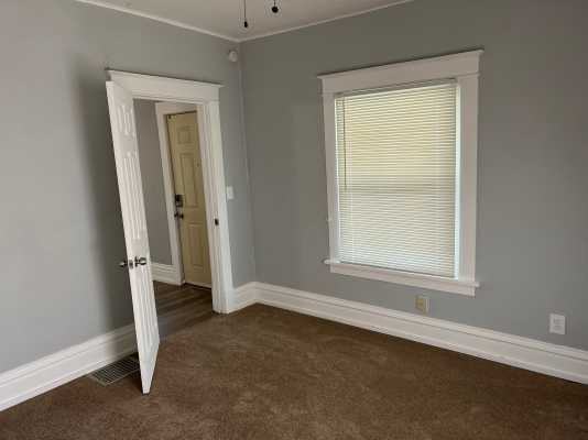 530 W Prouty St - Photo 7 of 8