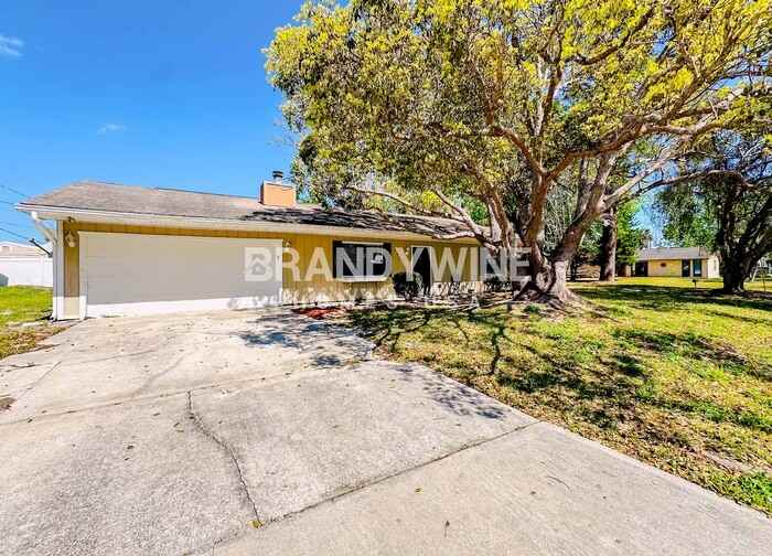 3436 Woodland Dr - Photo 2 of 34