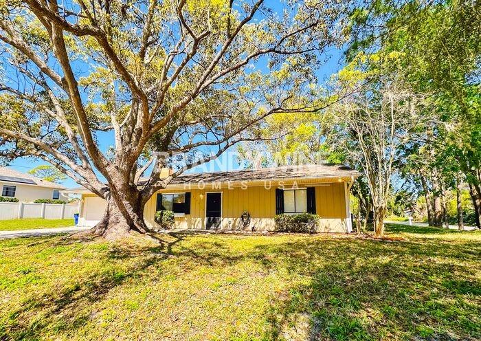 3436 Woodland Dr - Photo 3 of 34