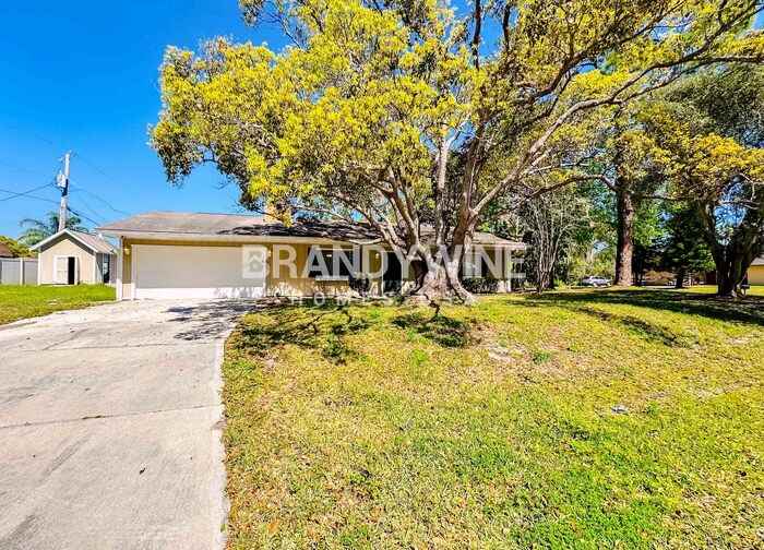 3436 Woodland Dr - Photo 4 of 34