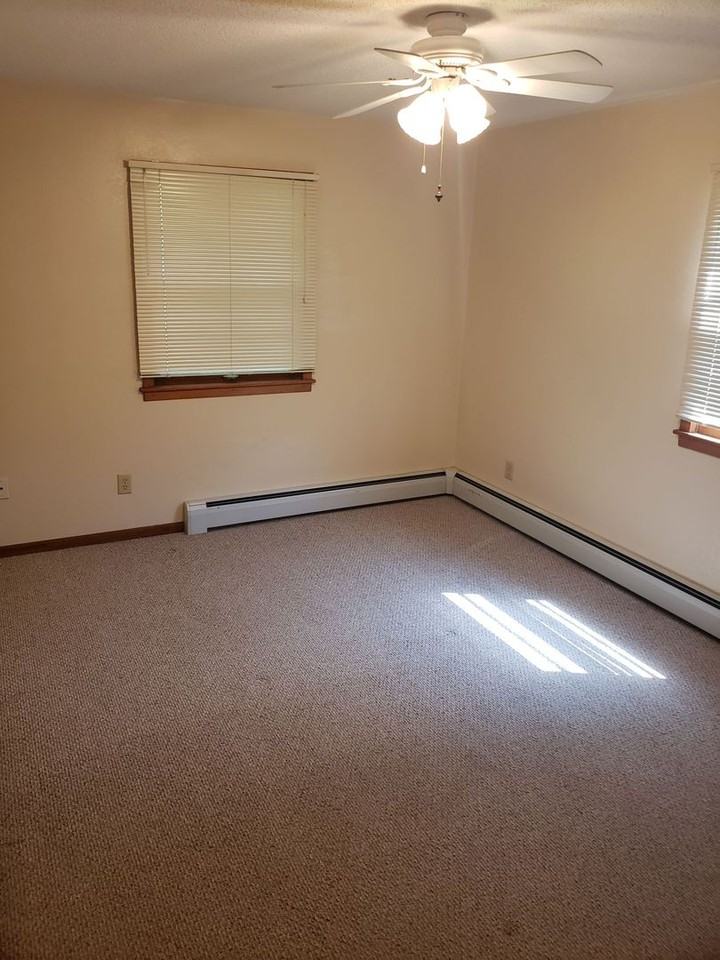23 E Bloomer St #21 - Photo 2 of 5