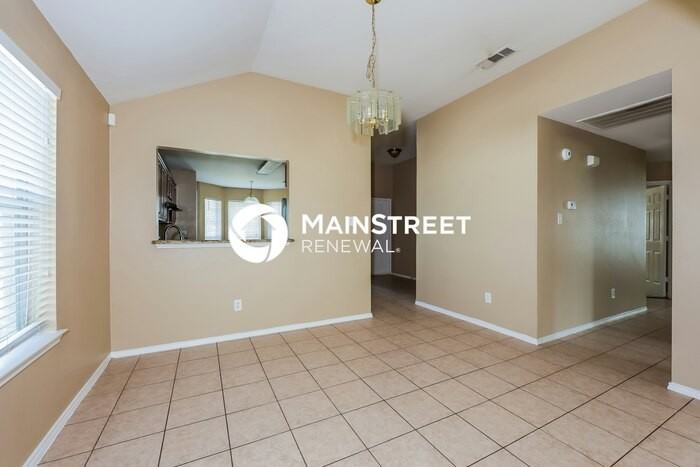 1244 Cleardale Dr - Photo 6 of 17