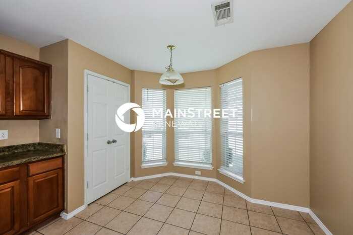 1244 Cleardale Dr - Photo 7 of 17