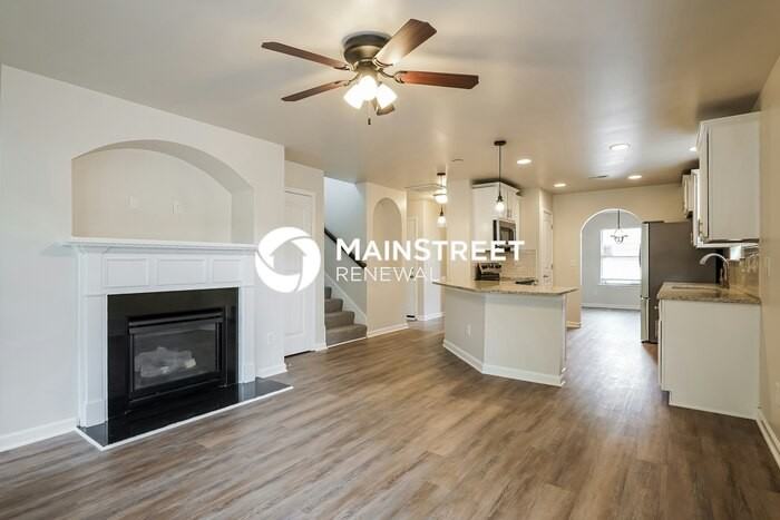 1073 Crawford Ct - Photo 5 of 17