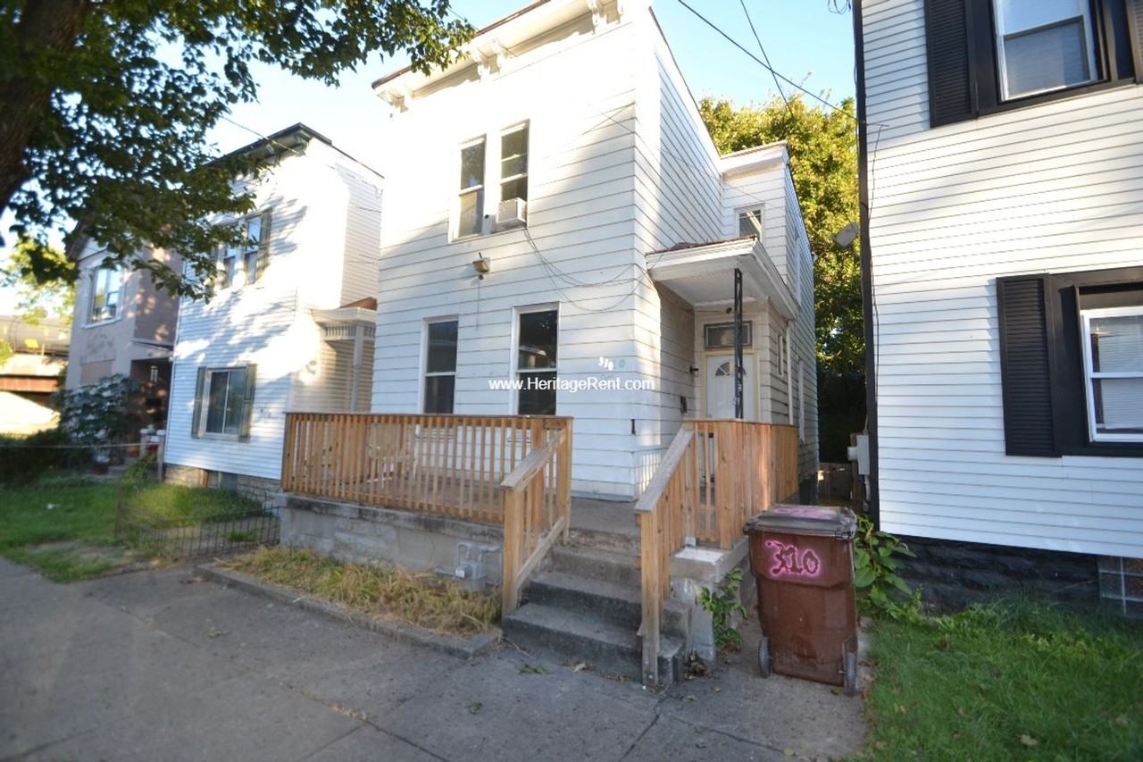 310 310 E. 16th - Photo 2 of 11