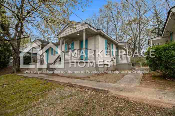517 Woodward Ave Se - Photo 3 of 17