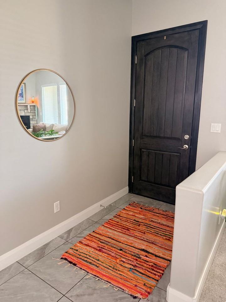 2689 W 220 N - Photo 2 of 21