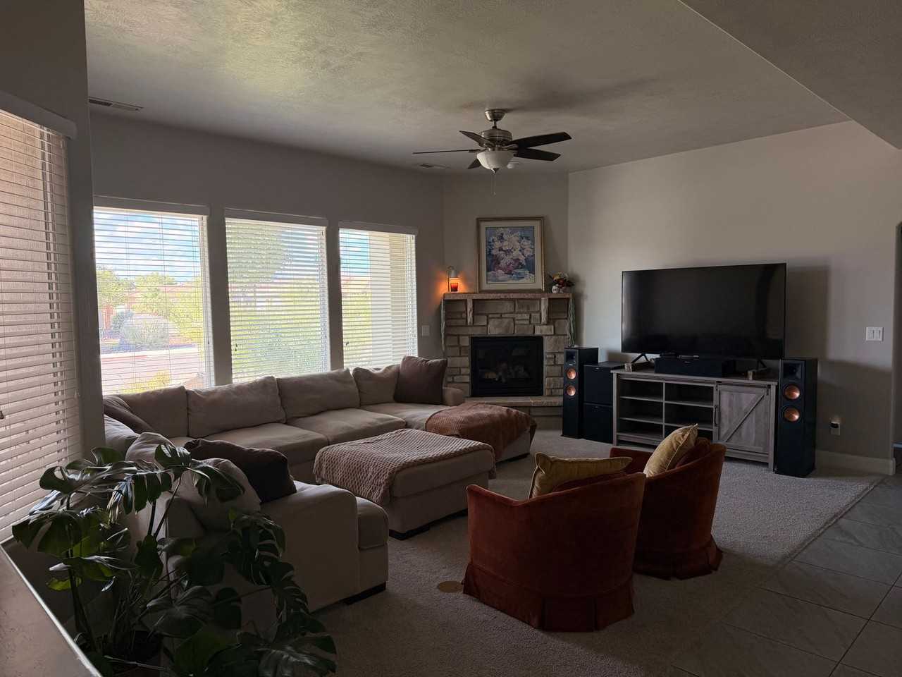 2689 W 220 N - Photo 3 of 21