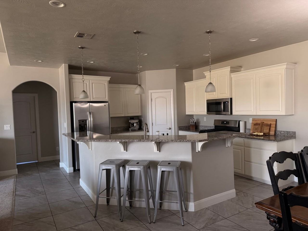 2689 W 220 N - Photo 5 of 21
