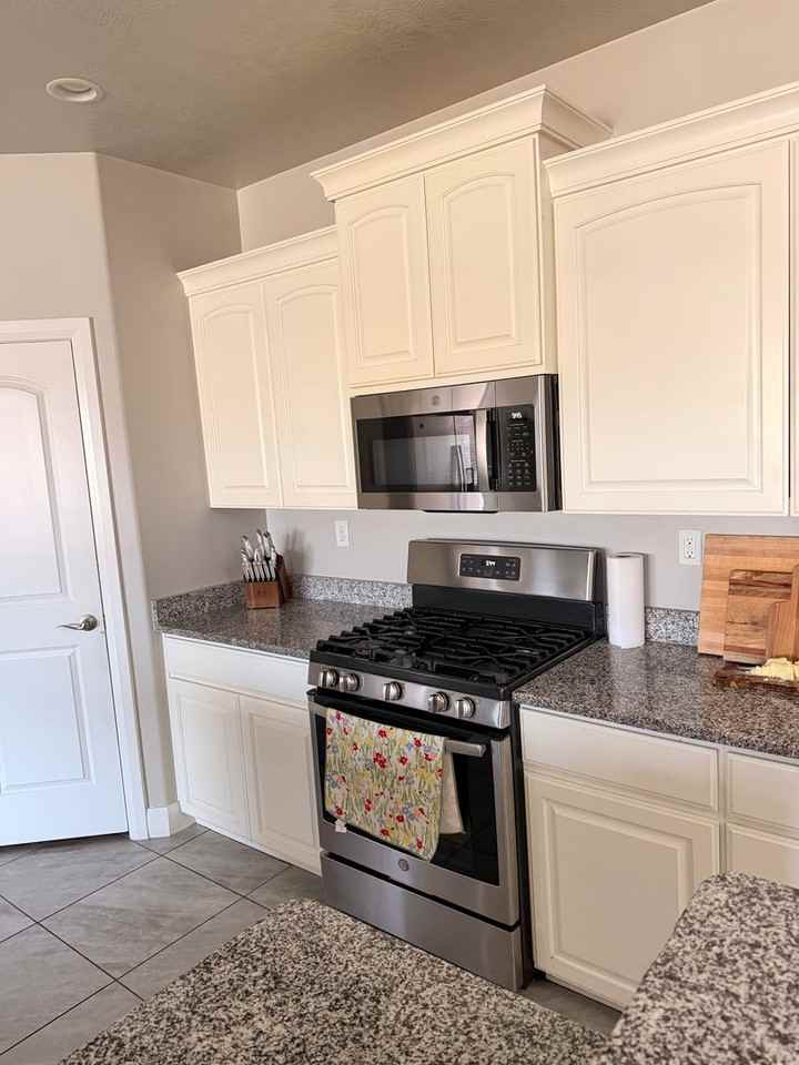 2689 W 220 N - Photo 7 of 21