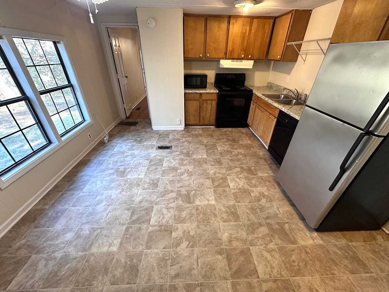 2622 Callier Springs Rd Se - Photo 3 of 14