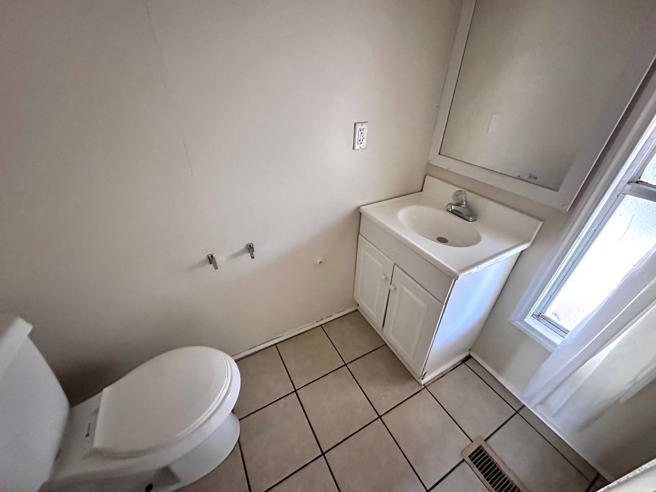 2622 Callier Springs Rd Se - Photo 6 of 14