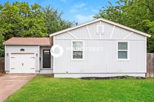 featured image of 229 W 8th St