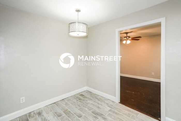 229 W 8th St - Photo 6 of 16