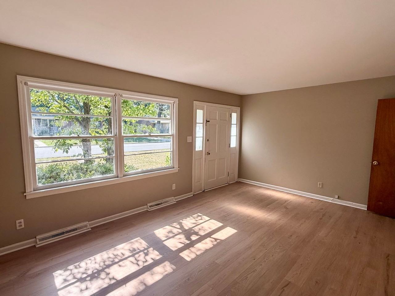 2609 Hickory Ave - Photo 2 of 16
