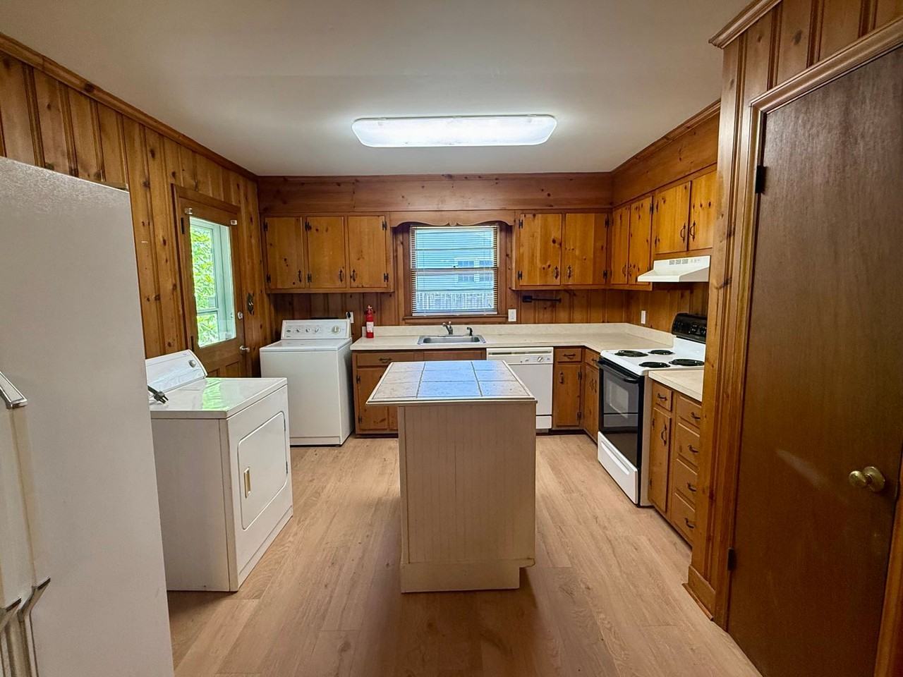 2609 Hickory Ave - Photo 5 of 16