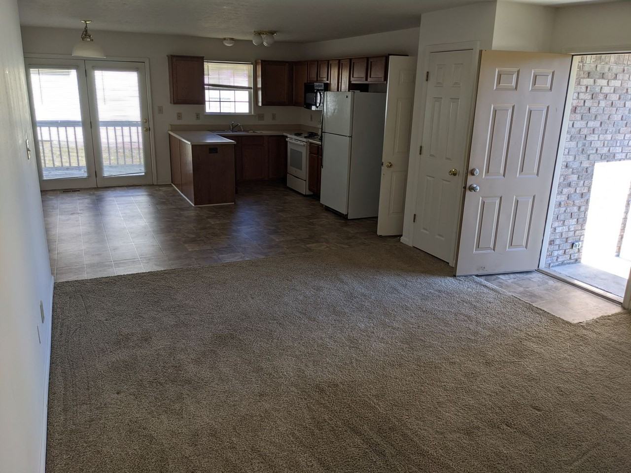73 Virgil Dr - Photo 5 of 12