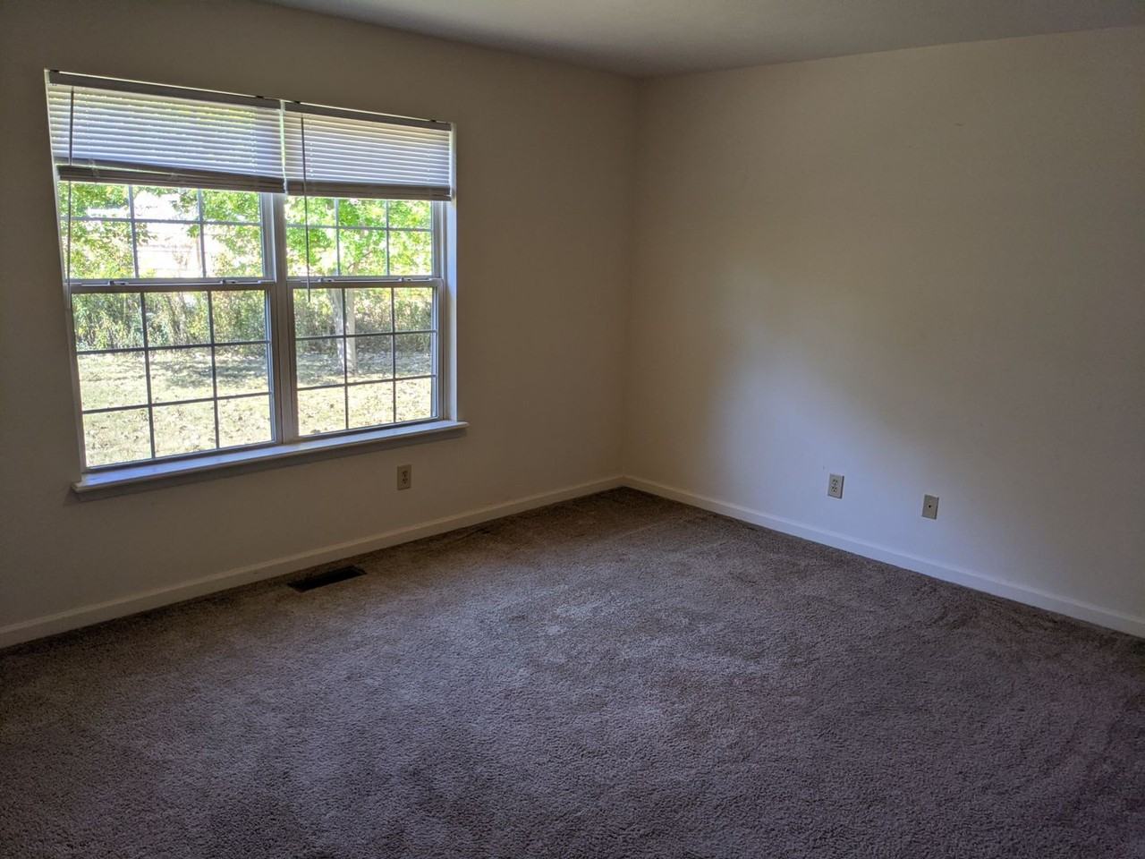 73 Virgil Dr - Photo 7 of 12