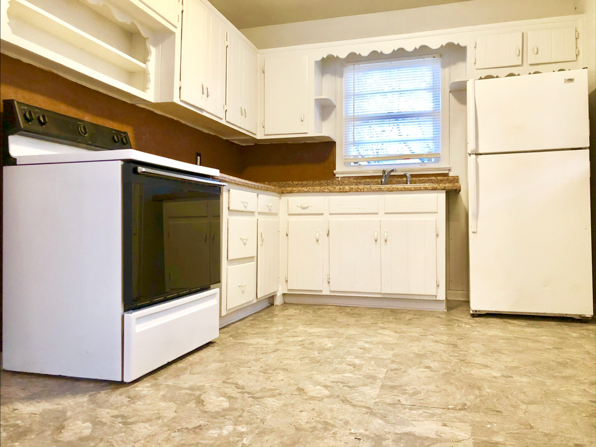 1831 Center Ave - Photo 6 of 7