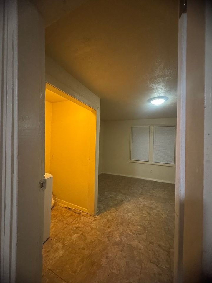 209 Hunt St - Photo 6 of 21